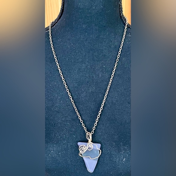Handmade Silver Wire Sea Glass Arrow Pendant Necklace Natural Gift Geometric VTG - Picture 3 of 10